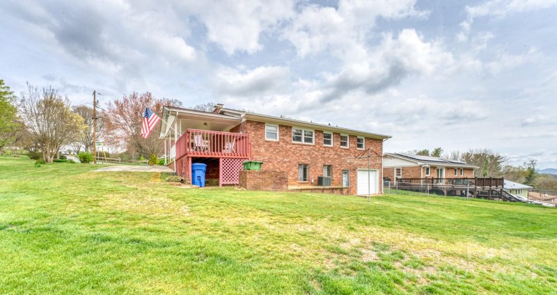 Property image 4 at 3 Debra Lane, Asheville, NC 28806