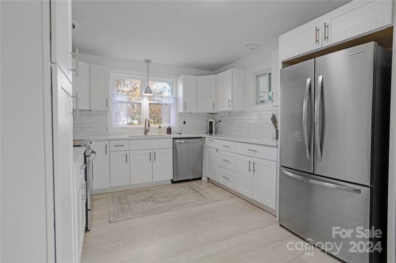 Property image 3 at 162 Mellwood Drive, Charlotte, NC 28214