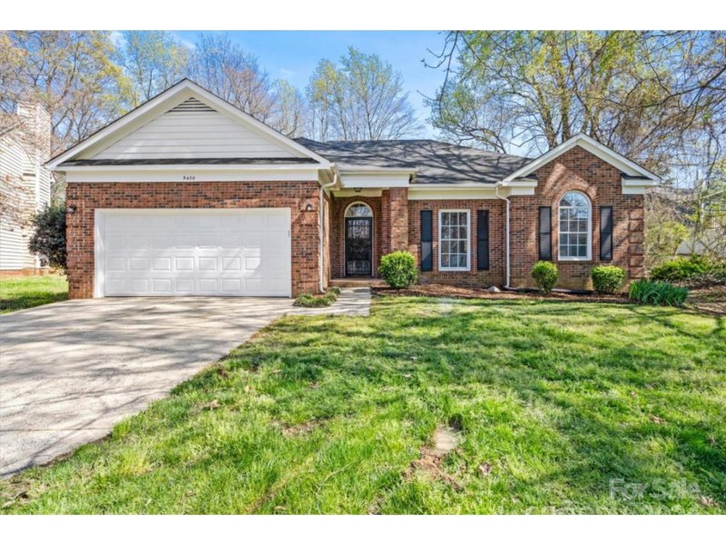 Property image 2 at 5400 Pecanbluff Court, Charlotte, NC 28216