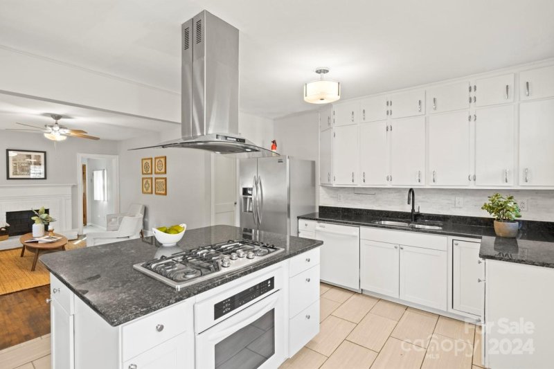 Property image 2 at 3756 The Plaza Road, Charlotte, NC 28205