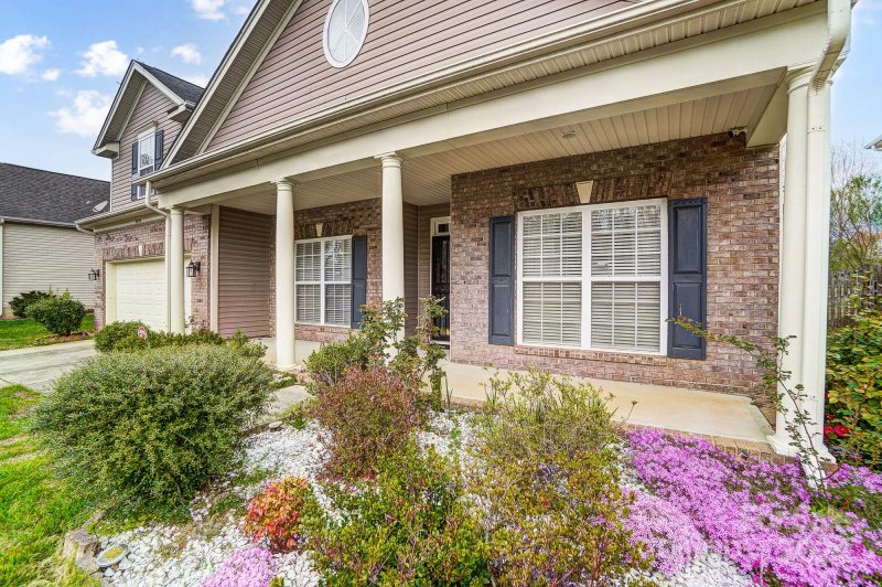 Property image 2 at 10210 Little Whiteoak Road, Charlotte, NC 28215