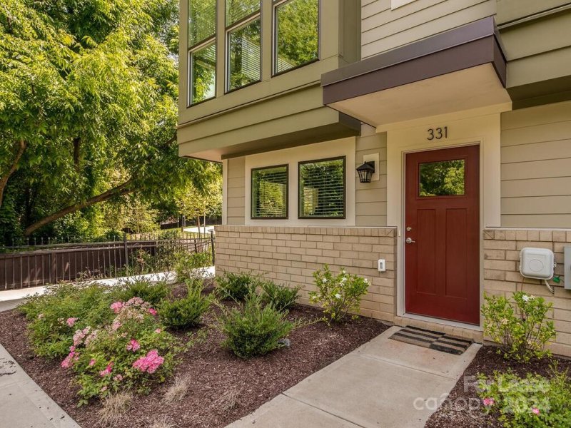 Property image 2 at 331 Uptown West Drive, Charlotte, NC 28208