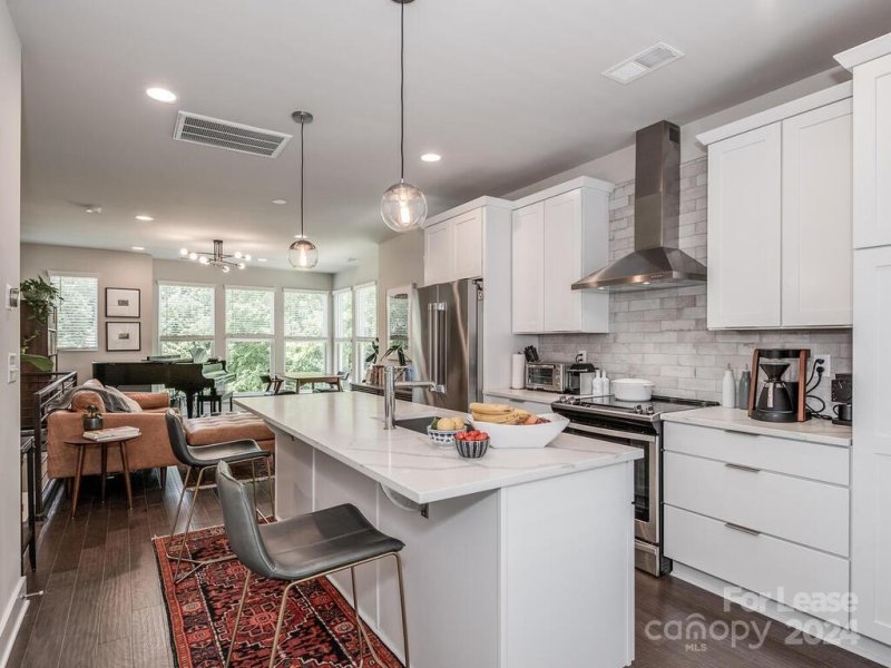 Property image 5 at 331 Uptown West Drive, Charlotte, NC 28208