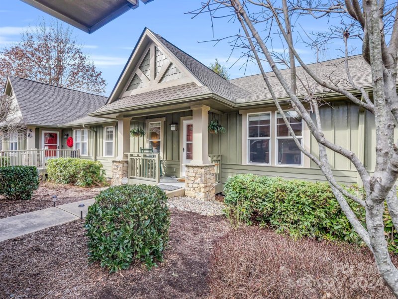 Property image 3 at 302 Fox Den Court, Hendersonville, NC 28792