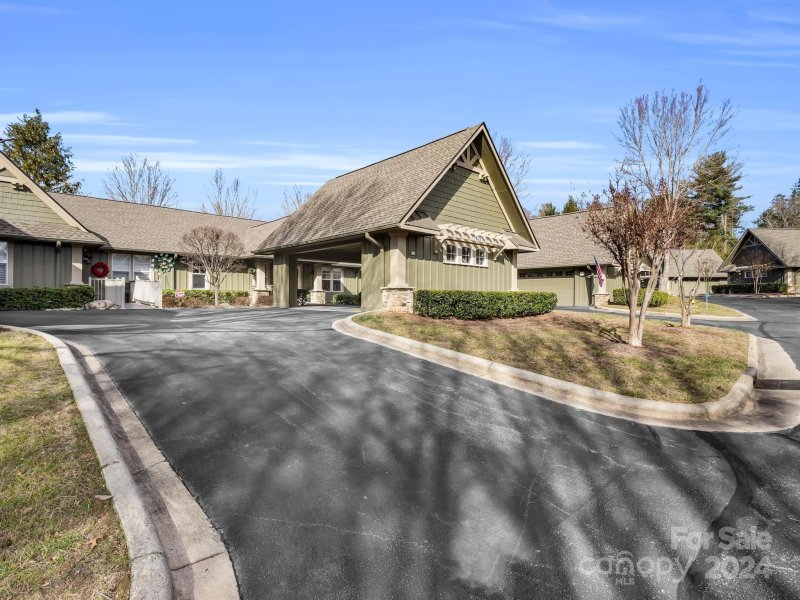 Property image 5 at 302 Fox Den Court, Hendersonville, NC 28792