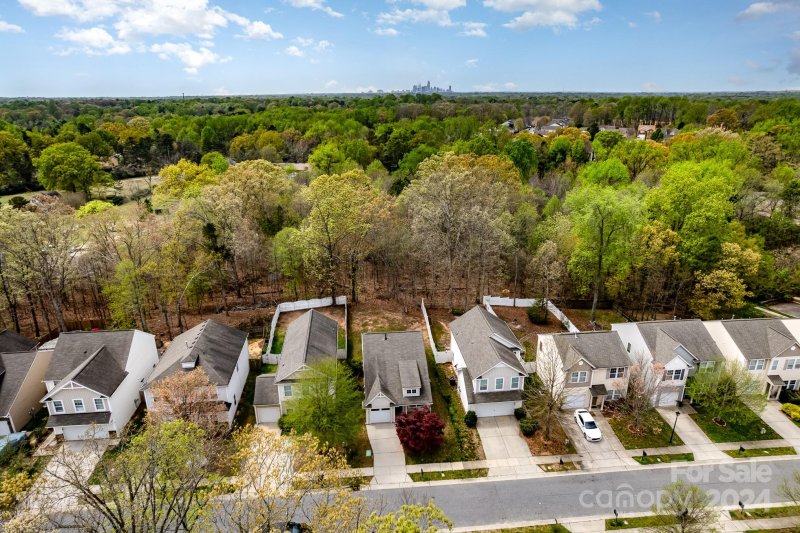 Property image 3 at 2724 Bramble Ridge Court, Charlotte, NC 28215