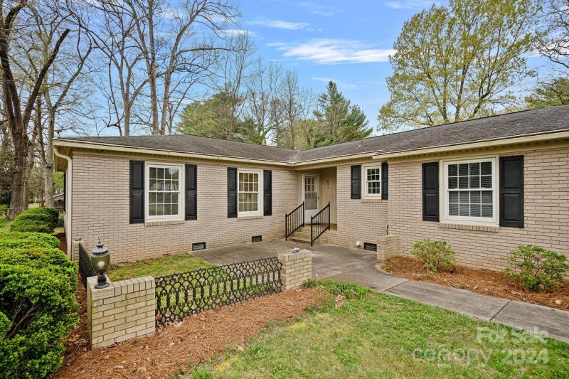 Property image 2 at 631 Red Fox Trail, Statesville, NC 28677