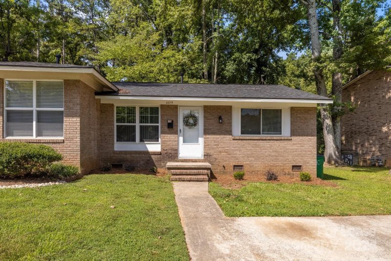 Property image 2 at 3315 Erskine Drive, Charlotte, NC 28205