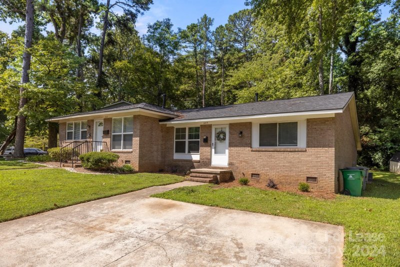 Property image 4 at 3315 Erskine Drive, Charlotte, NC 28205