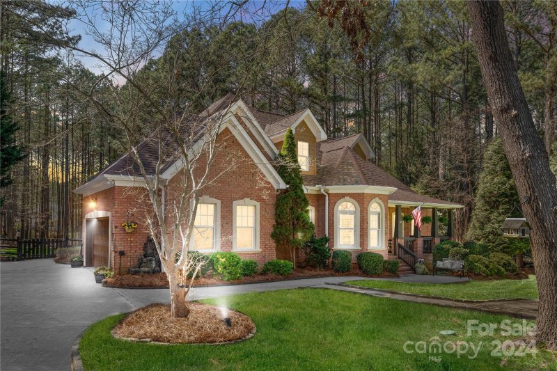 Property image 2 at 8909 Radford Court, Sherrills Ford, NC 28673