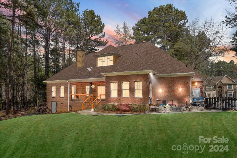 Property image 3 at 8909 Radford Court, Sherrills Ford, NC 28673