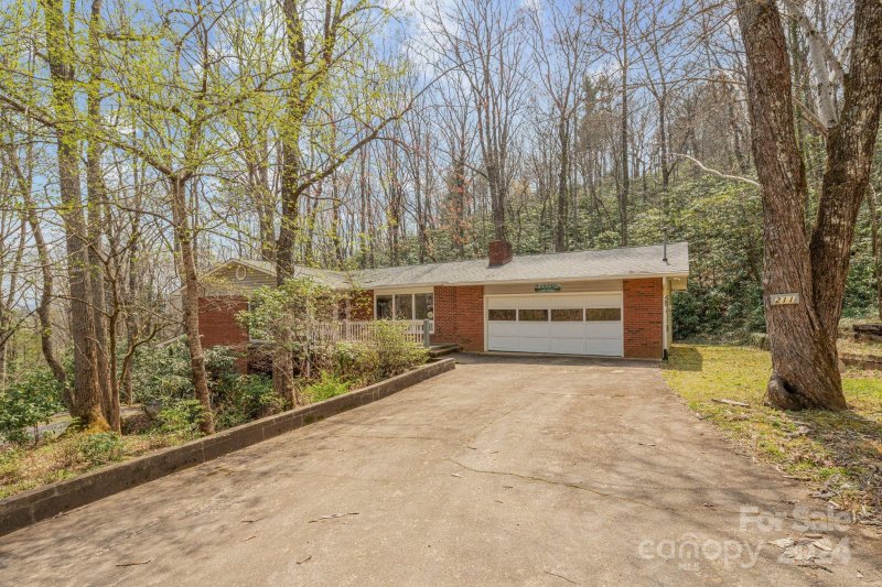 Property image 2 at 211 Chapel Road, Black Mountain, NC 28711