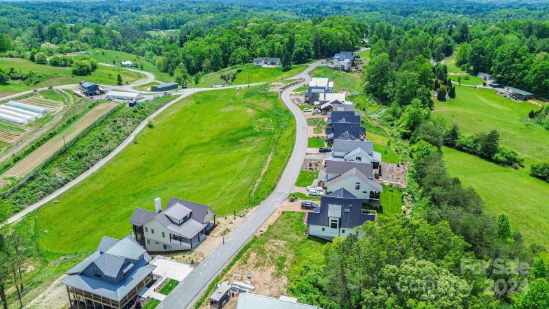 Property image 3 of 230 Westridge Farm Road in Olivette, Asheville, NC 28804