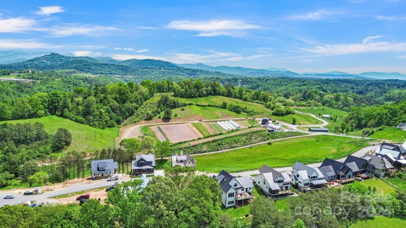 Property image 4 of 230 Westridge Farm Road in Olivette, Asheville, NC 28804