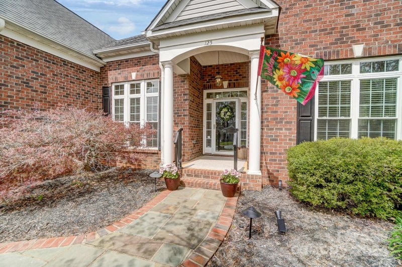 Property image 2 at 125 Doyle Farm Lane, Mooresville, NC 28115