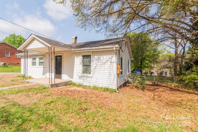 Property image 2 at 1109 Baker Boulevard, Gastonia, NC 28052