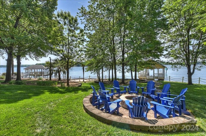 Property image 5 at 2815 Camden Pointe Drive, Sherrills Ford, NC 28673