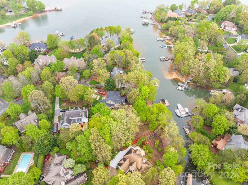 Property image 2 at 21304 Carina Lane, Cornelius, NC 28031