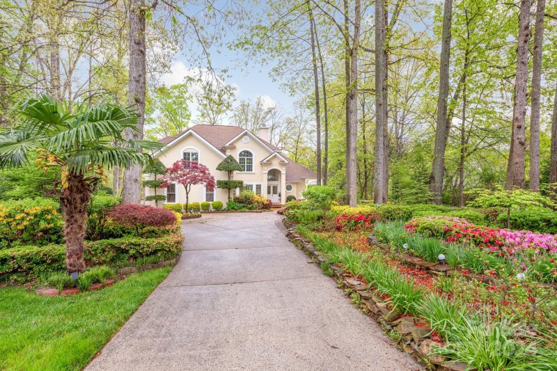 Property image 3 at 21304 Carina Lane, Cornelius, NC 28031