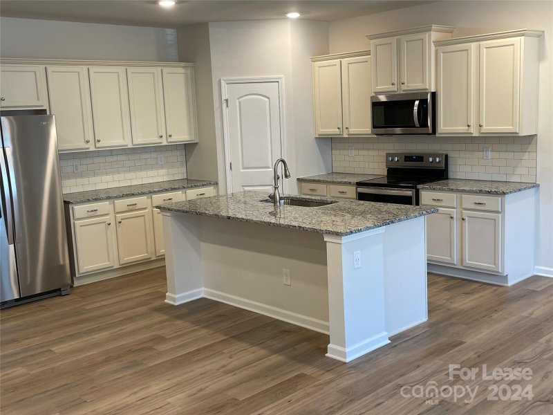 318 Planters Trace Lane