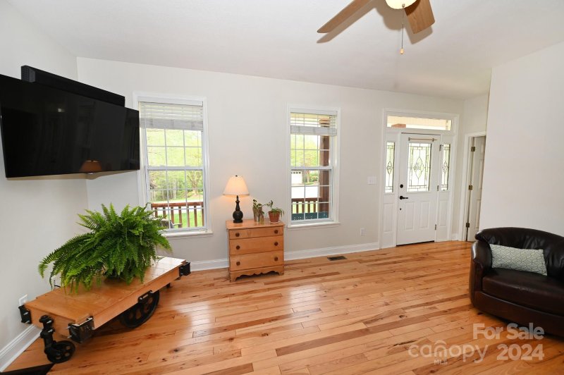 Property image 5 at 1040 38th Avenue, Hickory, NC 28601