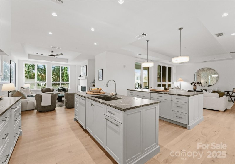 Property image 5 at 130 Cherokee Road, Charlotte, NC 28207