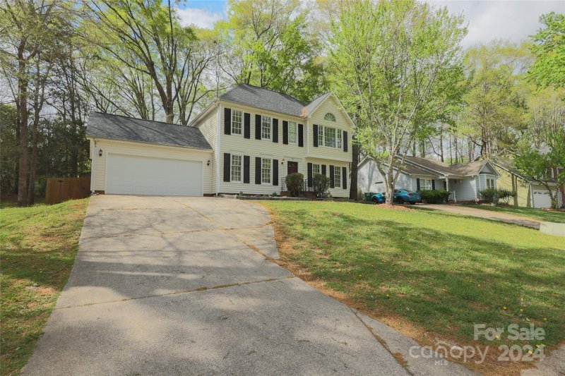 Property image 3 at 6411 Calliope Court, Charlotte, NC 28227