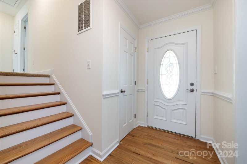 Property image 3 at 2941 Heathgate Road, Charlotte, NC 28226