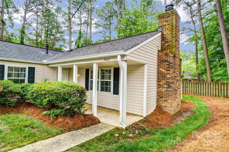 8527 Castle Pine Court