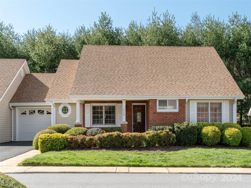 Property image 2 at 1048 Saddlebrook Drive, Hendersonville, NC 28739