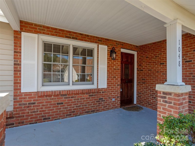 Property image 3 at 1048 Saddlebrook Drive, Hendersonville, NC 28739