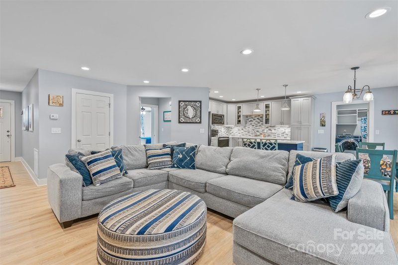 Property image 4 at 31 Oak Mountain Drive, Leicester, NC 28748