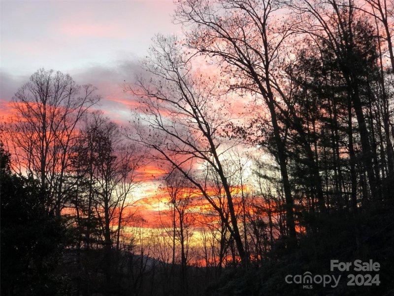 Property image 2 at 516 Hunters Glen Lane, Hendersonville, NC 28739