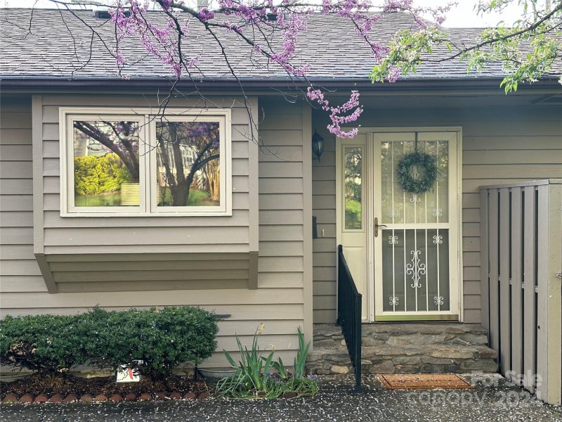 Property image 2 at 3 Hedgerose Court, Asheville, NC 28805