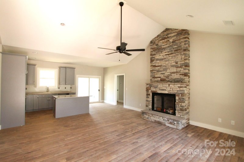 Property image 4 at 140 Gosling Drive, Hendersonville, NC 28792