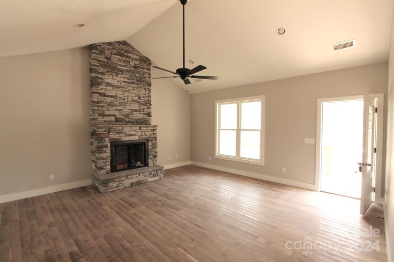 Property image 5 at 140 Gosling Drive, Hendersonville, NC 28792