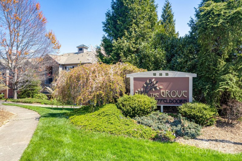 Property image 2 at 412 Appeldoorn Circle, Asheville, NC 28803