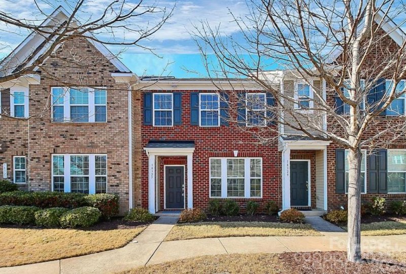 Property image 2 at 18325 The Commons Boulevard, Cornelius, NC 28031