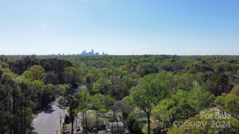 Property image 4 at 3437 Shamrock Drive, Charlotte, NC 28215