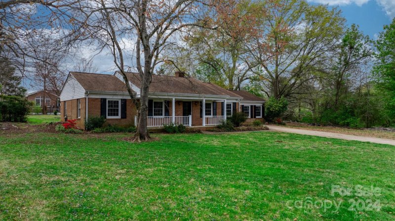 Property image 3 at 2046 37th Avenue, Hickory, NC 28601