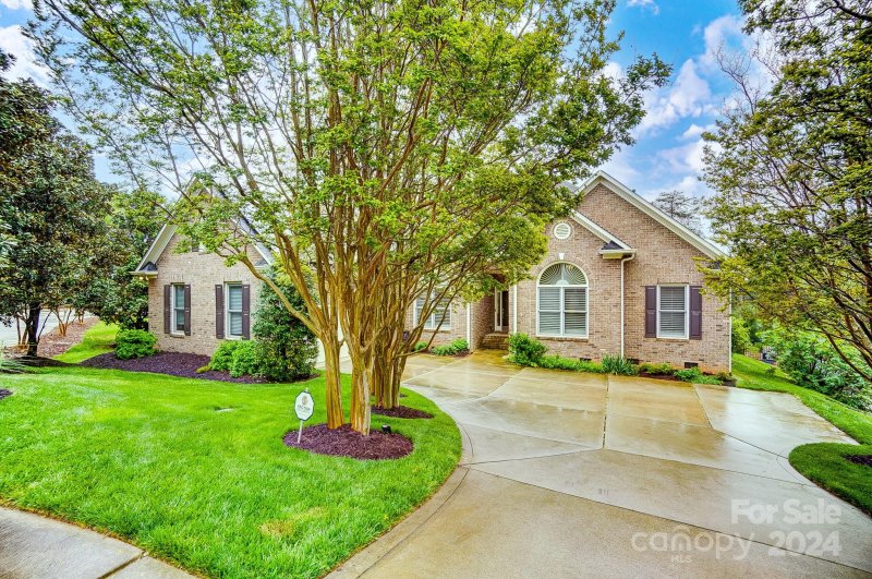 Property image 2 at 925 Linden Tree Lane, Tega Cay, SC 29708