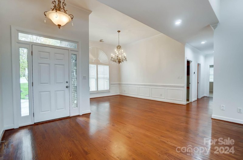 Property image 3 at 925 Linden Tree Lane, Tega Cay, SC 29708