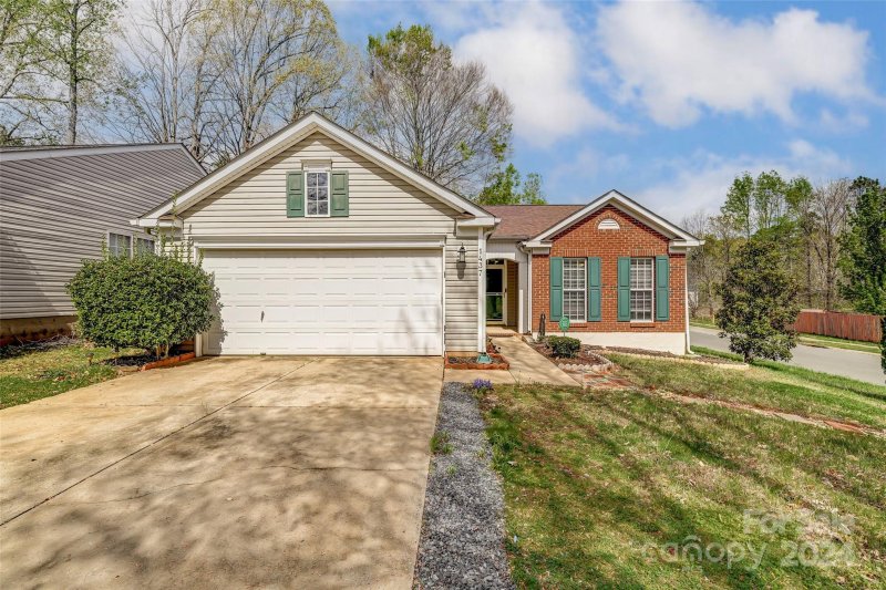 Property image 2 at 1437 Majestic Meadow Drive, Charlotte, NC 28216