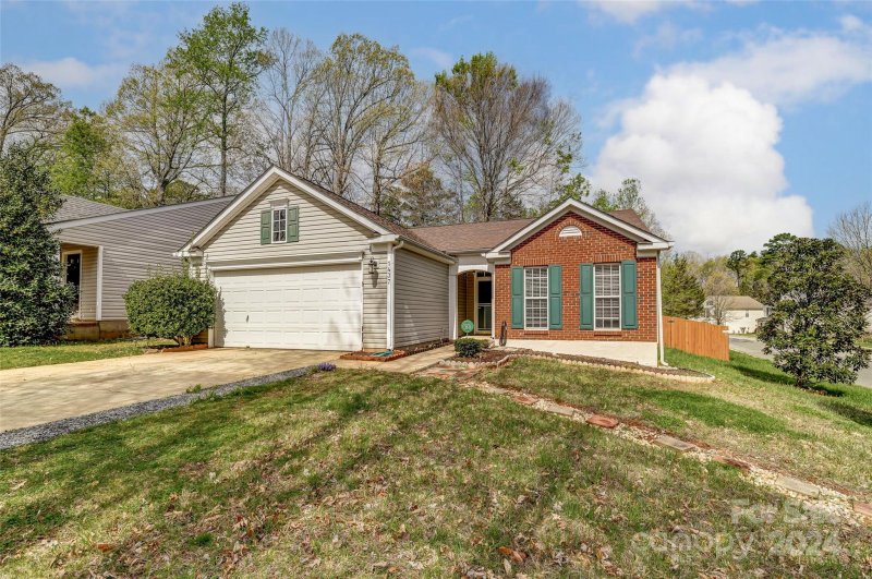 Property image 3 at 1437 Majestic Meadow Drive, Charlotte, NC 28216