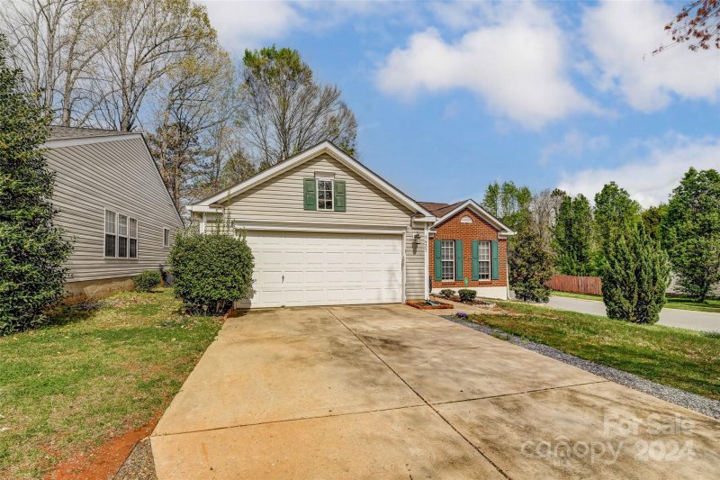 Property image 4 at 1437 Majestic Meadow Drive, Charlotte, NC 28216