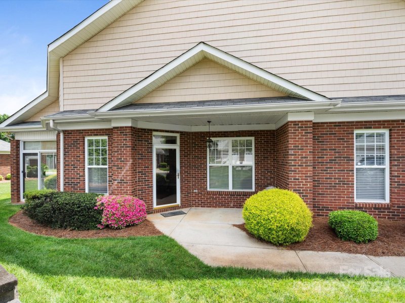 4208 Willow View Court