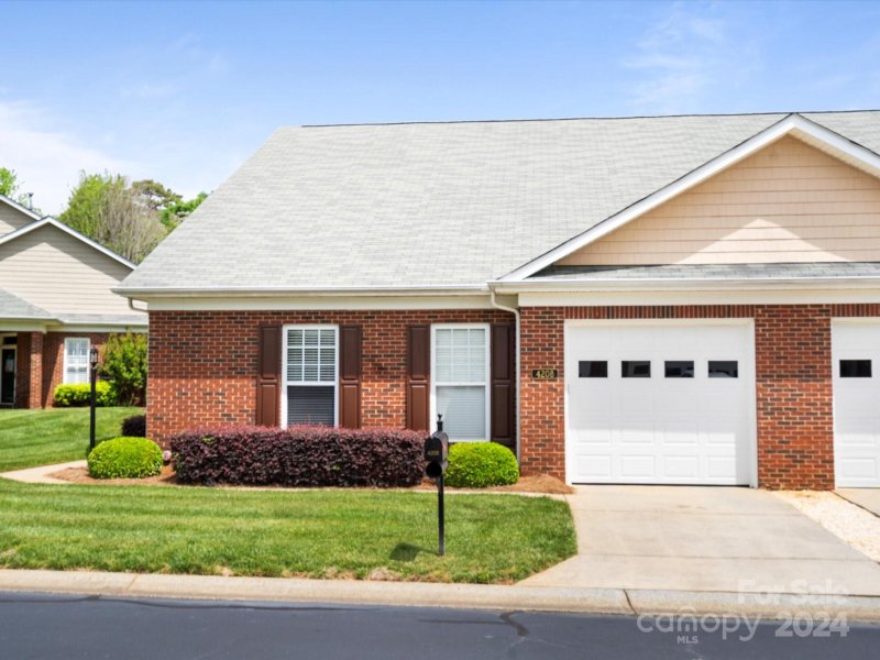 Property image 3 at 4208 Willow View Court, Matthews, NC 28105
