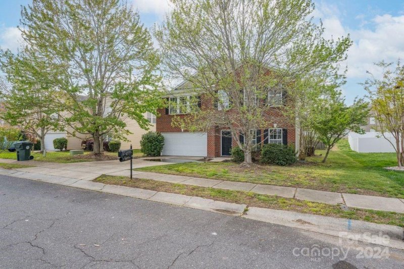Property image 3 at 6073 Shamrock Green Drive, Clover, SC 29710