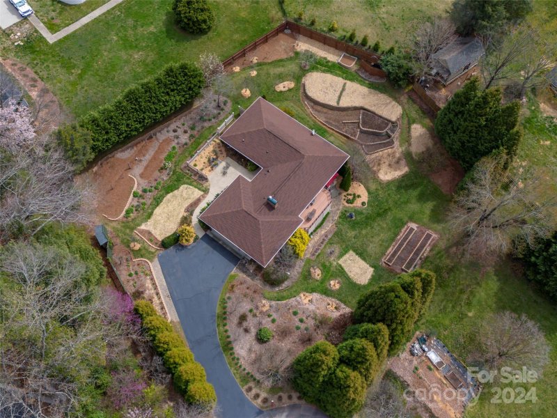 Property image 3 at 120 Yardley Court, Hendersonville, NC 28739