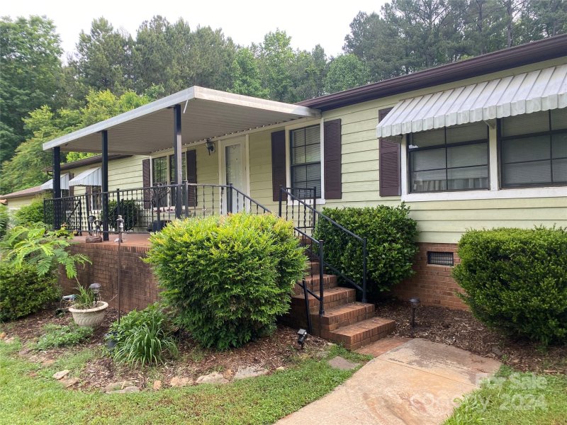 Property image 3 at 406 Deerchase Circle, Statesville, NC 28625